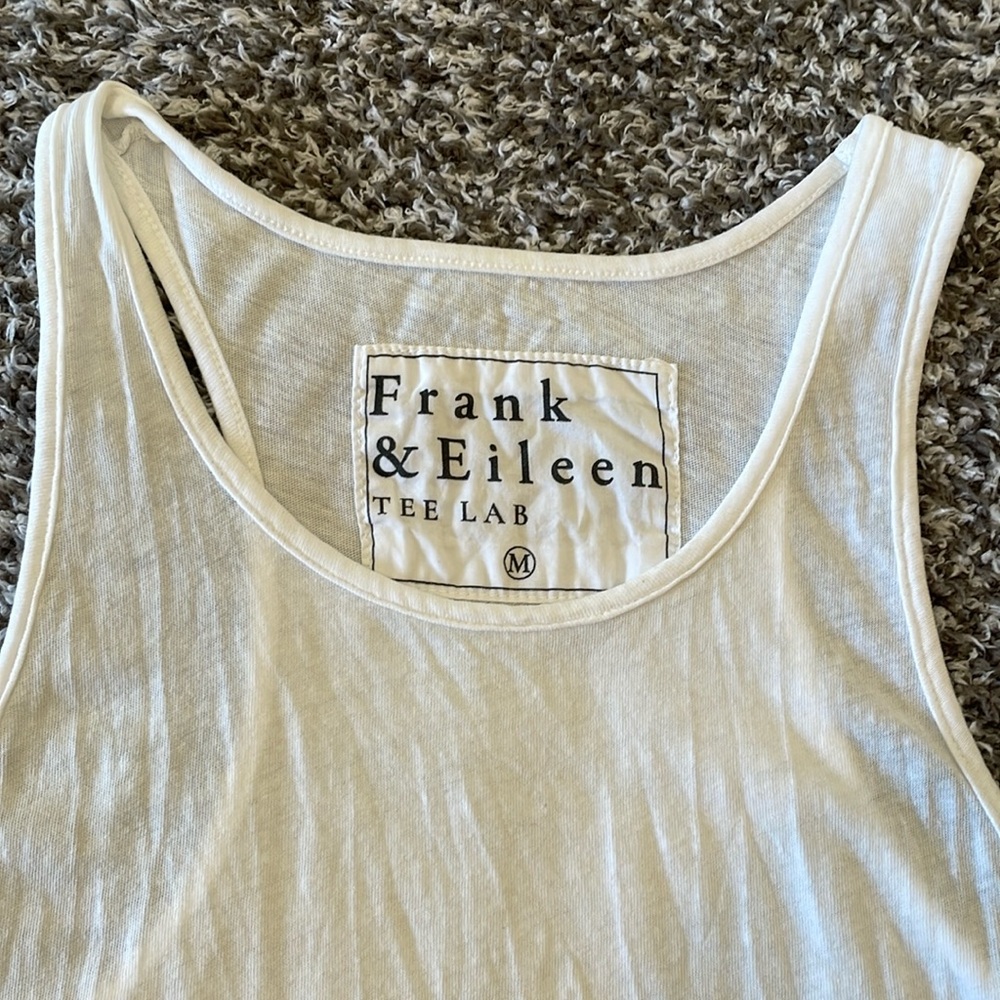Frank & Eileen tank top in white size M - perfect under the caplet sweatshirt.